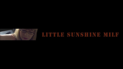 Little Sunshine MILF: Macchina del sesso doppia penetrazione