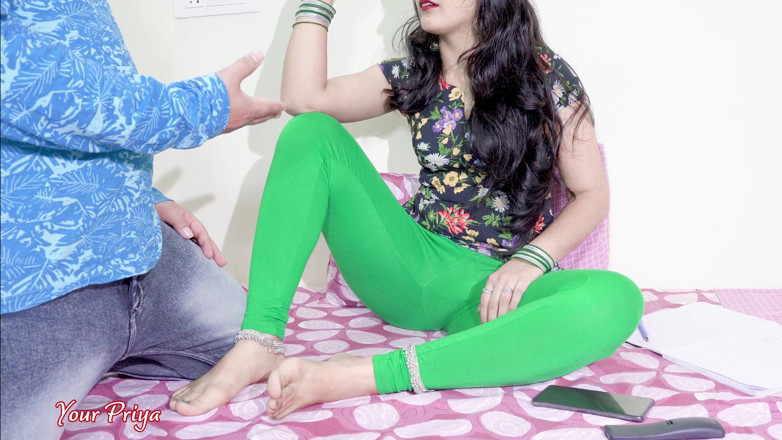 Your Priya: Orgasme adik tiri berbulu tetapi dia mahu berkongkek lebih keras,...