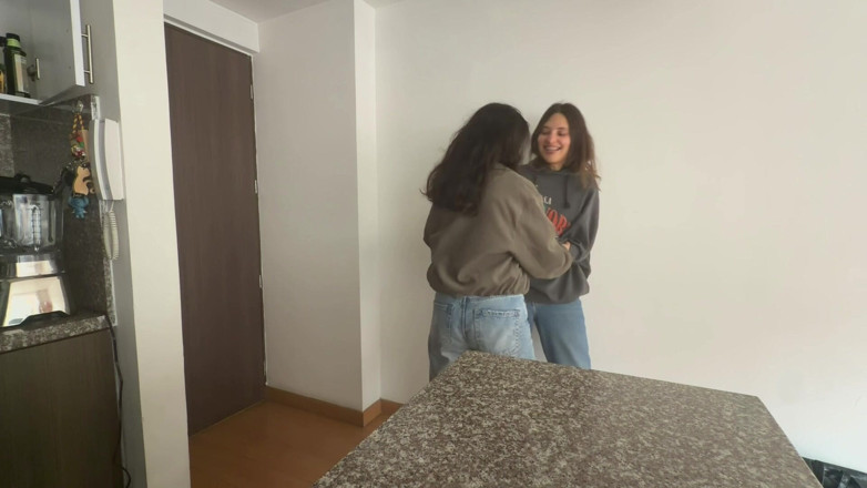 scarlettandc: Una Lesbiana Me Domina Antes De Ir Al Trabajo