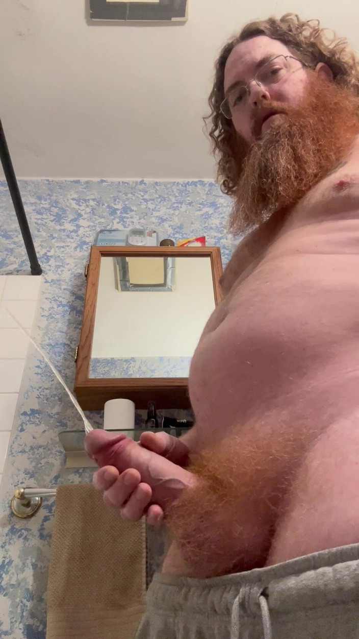 Big Baz: Un poco de semen, mucha orina