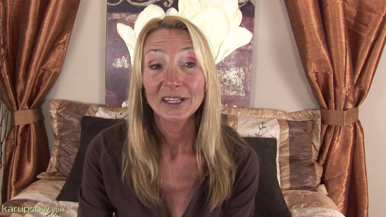 Karups Older Women: Pam Masturbating