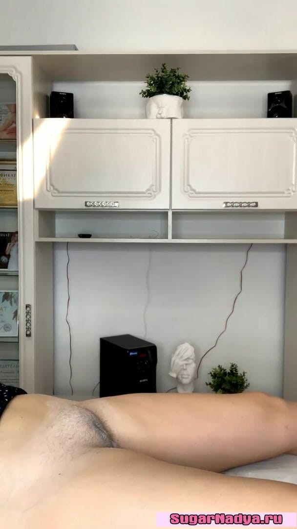 SugarNadya: Deep pussy waxing for a girl with gorgeous legs