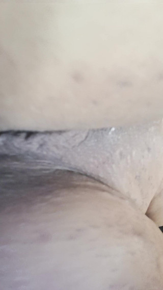 Miss Kwen: Tunisanka s nevlastním bratrem