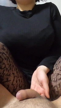 펫의 역겨운 얇은 페니스에서 정자를 짜내는 여주인 13