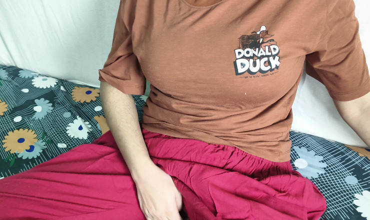 Jhonydy: Desi przyrodnia siostra przyłapana na oglądaniu filmów porno, a następnie...