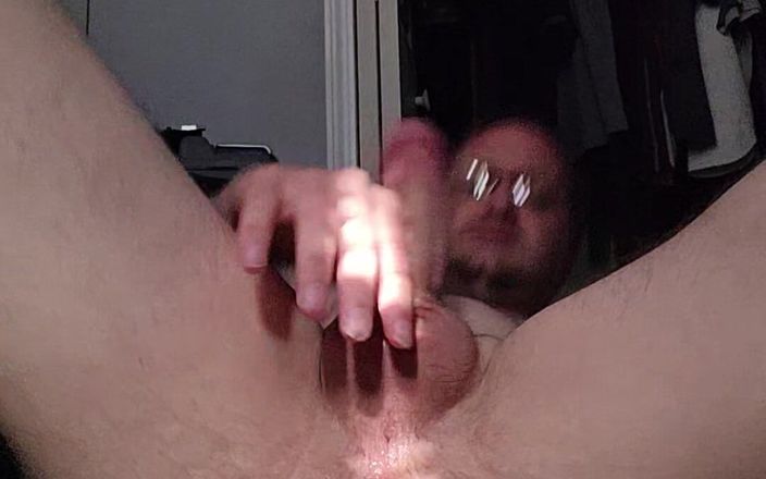 Hothp: Masturbându-mă goală jucându-se cu un vibrator în curul meu.