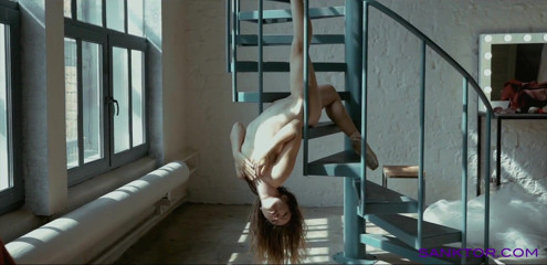 SANKTOR: Naked ballet dancer . Art erotic video.