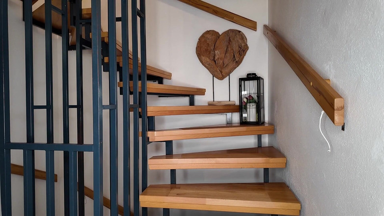 Nina Devil: On a organisé un dîner et avant ça, un orgasme !!