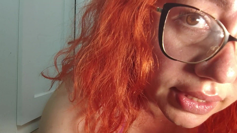 Ella Kross: Stříkání do mokré kundičky nevlastní mámy HD Mp4