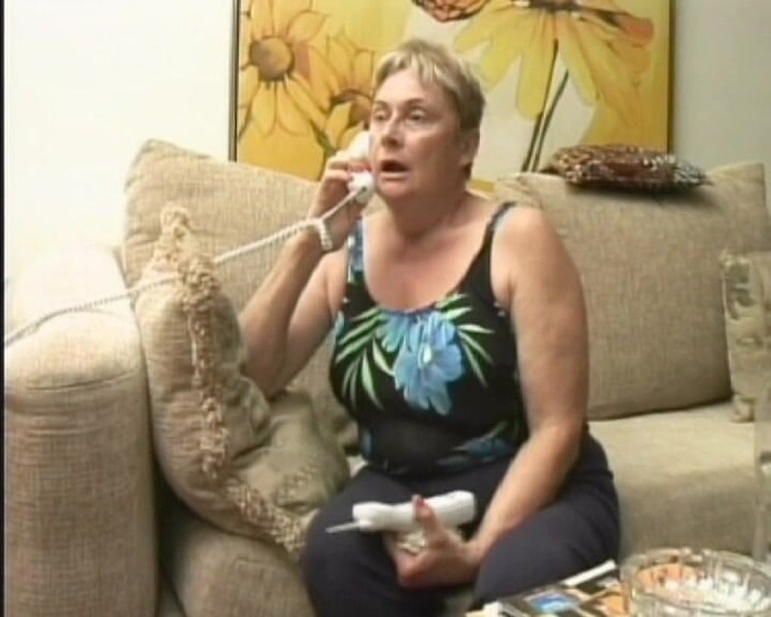 Filles Francaises: Обожающая сперму бабушка из Франции любит глубоко заглатывать