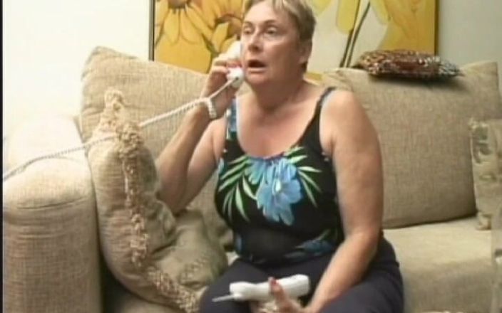 Filles Francaises: Bà già yêu tinh từ Pháp thích đút sâu vào cổ...