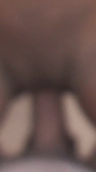 자연의 젖탱이를 가진 흑인 소녀가 마지막 사정으로 보지에서 백인 자지를 따먹어 - #2