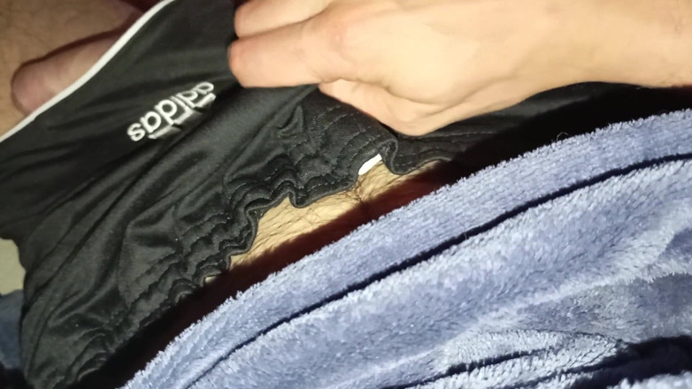 Elvissc: Rico pau grande mancha a roupa com sêmen novamente com...