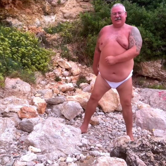 Hand-Free-Daddy-Chub: Background Video for Gay Bars and Gay Sex Partys