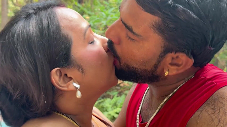 Kamasutra61: Индийская горячая пара, полное видео траха в сексе у бассейна, вирусный ММС клип