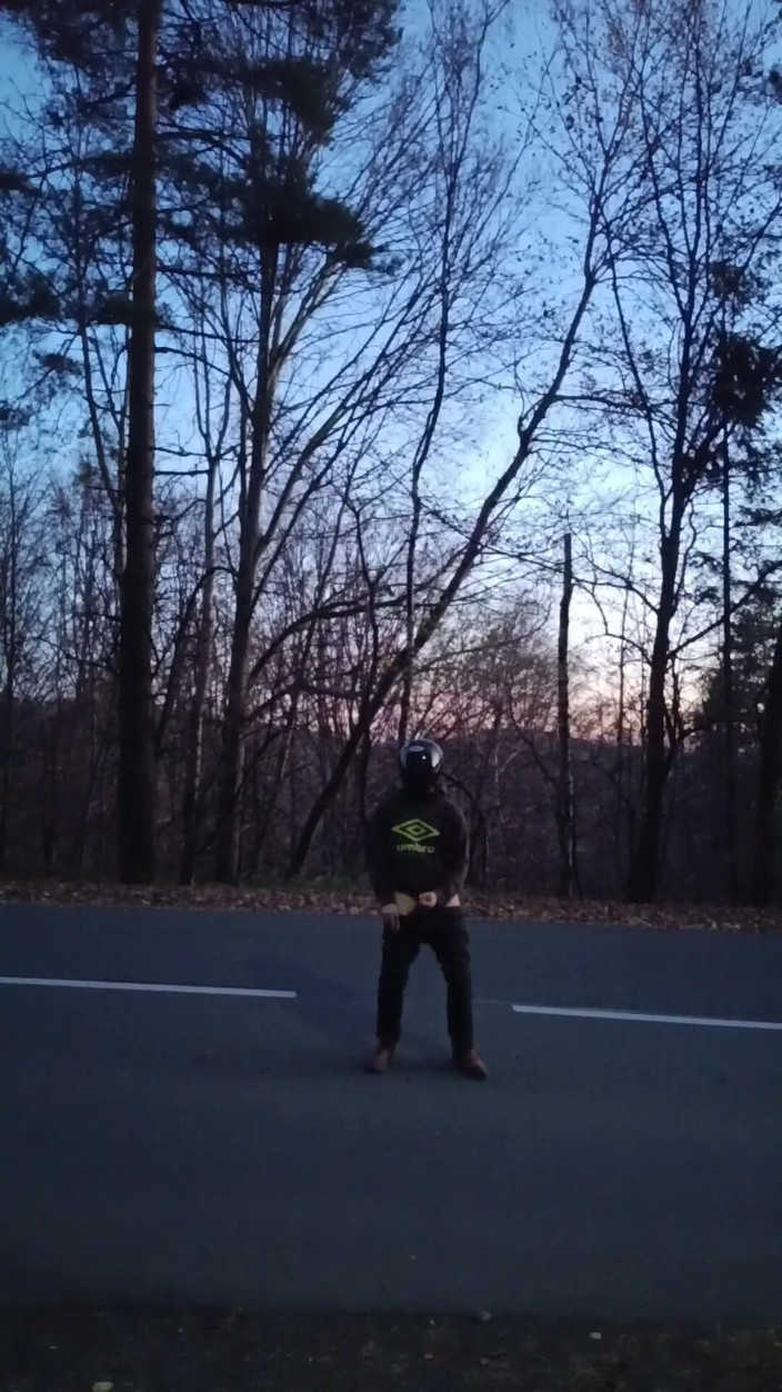 kickerscooter: मुझे अजनबी द्वारा सार्वजनिक रूप से हस्तमैथुन करते हुए पकड़ा गया