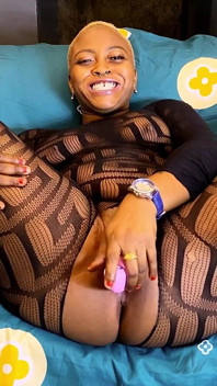 Uglygalz se masturba