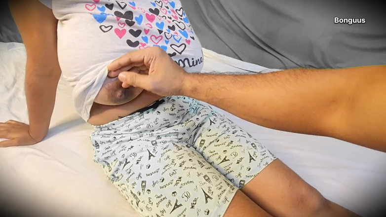 Riya Bonguus: Hermanastra follando cuando no había nadie en casa