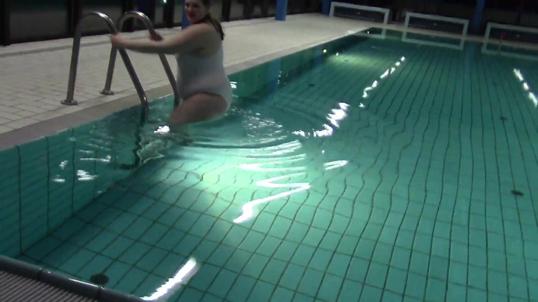 AmateurBBW: Rendez-vous utilisateur dans la piscine