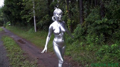 Cocoa Soft: Am pictat tot corpul argintiu cu pulverizare