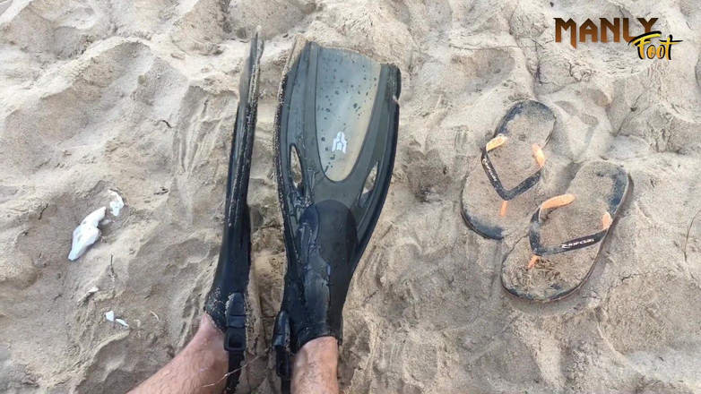 Manlyfoot: Sborra con le pinne e le pinne - spiaggia nudista - sborra...