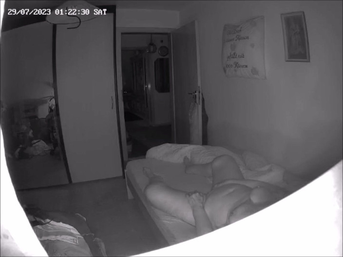 Heisseoma: Mijn poesje was weer nat omdat ik moest aftrekken