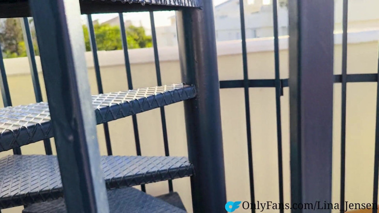 Playwithus: Holiday Risky Public Outdoor Cousy Masturbation, Had to Pee in...