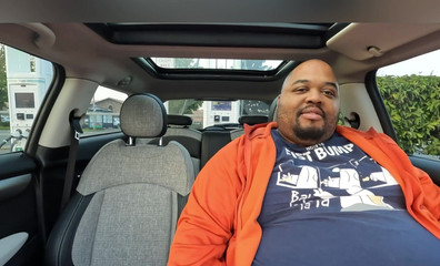 Blkhole420: Zapomněl jsem poštovat. Video zpověď při nabíjení auta