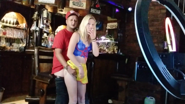 Bigjoefuckalott: Nudný stařík a nadržená blondýnka