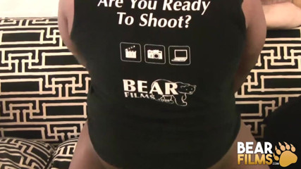 Bear Films: Bearfilms - Marty Alonde dibiakkan oleh beruang hitam Hung Jason Roman