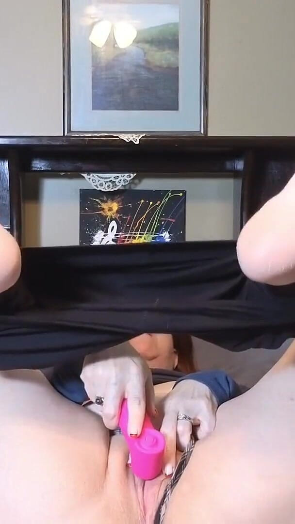 Elianna: Sex Toy Taps and Sucks Cougar Pussy