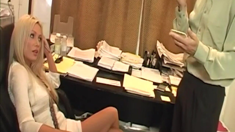 WatchMomFuckers: Bossy Blonde MILF Stretched Wide in Sloppy Office Fuck