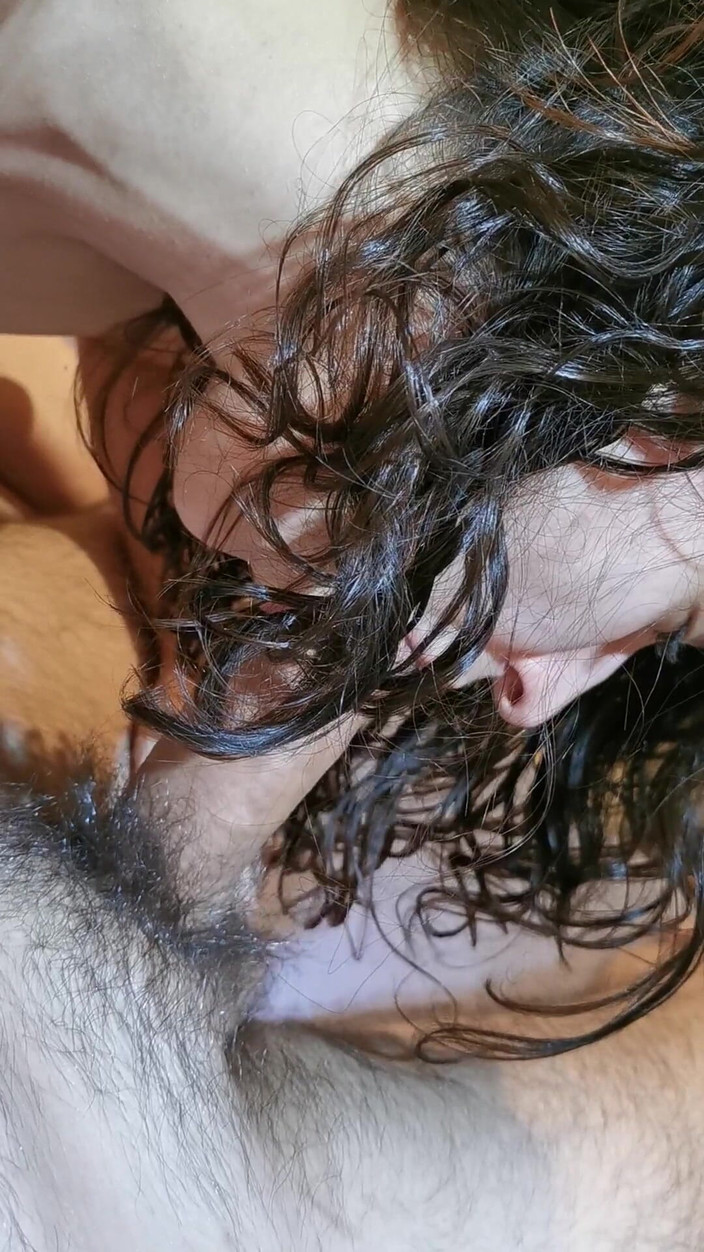 Akasha7: Geweldige pijpbeurt en diep in keel video ik hoop dat...