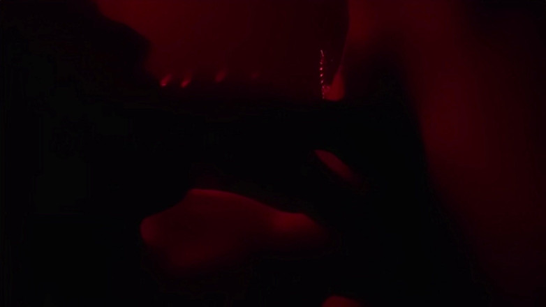 Texas-Toxicos: Je suce une latino bien monté dans ma chambre rouge