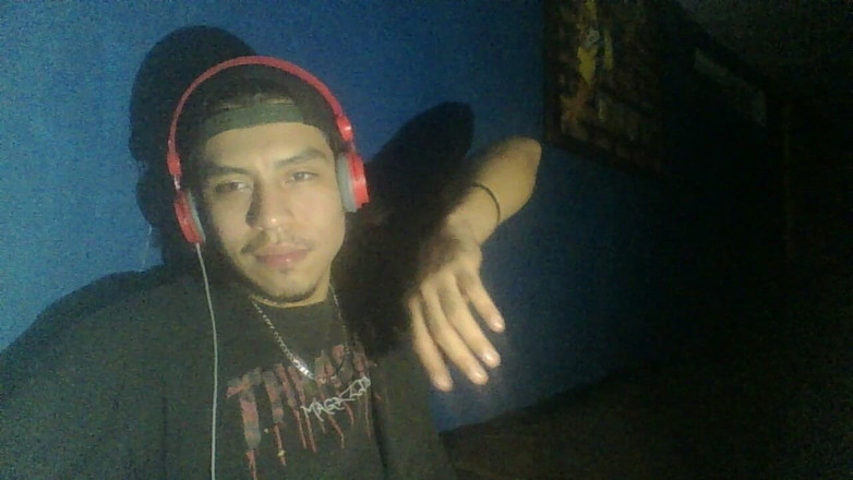AlexAlejandro13: Tremendous That I Expel in My Hand