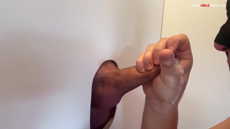 GLORYHOLEGAYS: Ženatý hetero chlap zkouší gloryhole - a jeho penis převezme