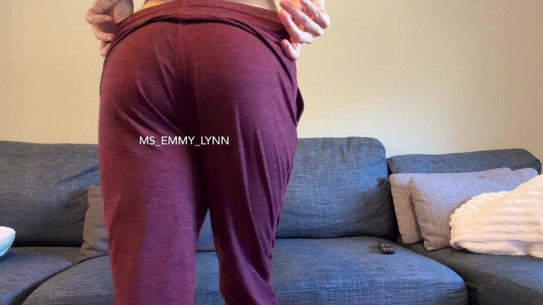 Ms_Emmy_Lynn: Strip-tease et écarte la chatte