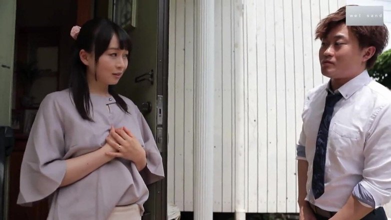 JAV Cosplay: La ragazza asiatica sta allattando