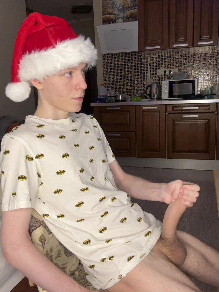 Morflot24: 淫荡的单人表演用精液淹没 twink abs