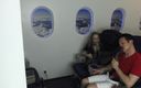 Foot Girls: Stewardess voeten ruiken en likken in vliegtuig!