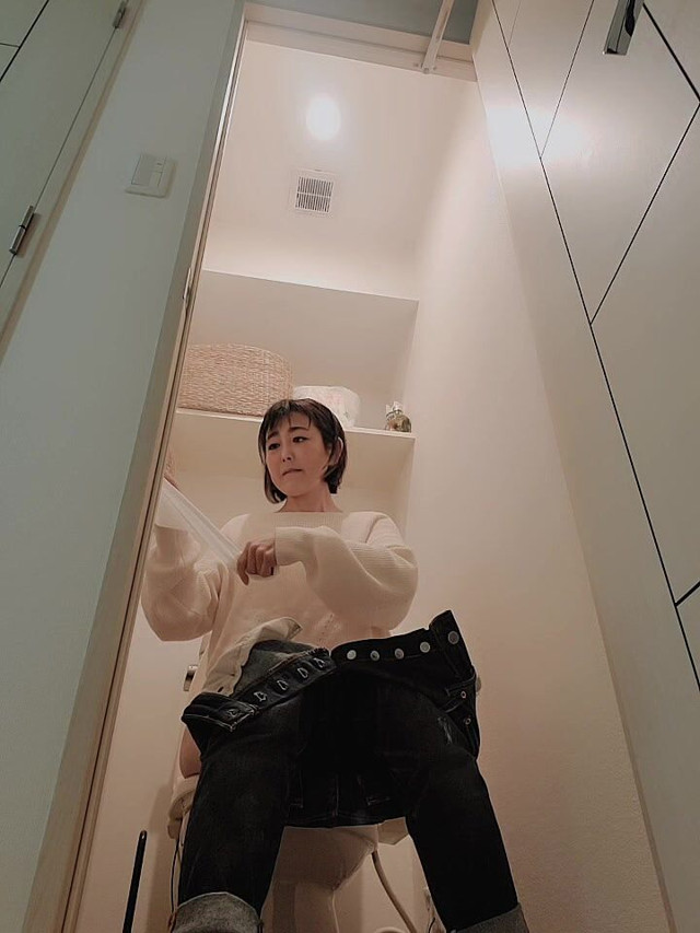 Mature Woman's Daily Life Toilet (Mayumi Kanzaki)