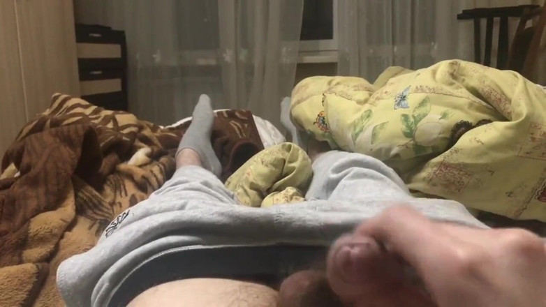 IlyaWilliam: Дрочу и покажи мой хуй крупным планом в видео от первого лица