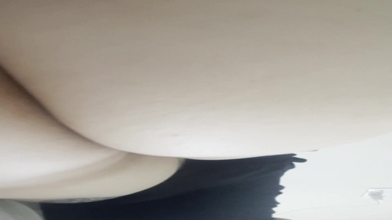 Bigtiddygoth: Je veux voir ma chatte poilue et la goûter