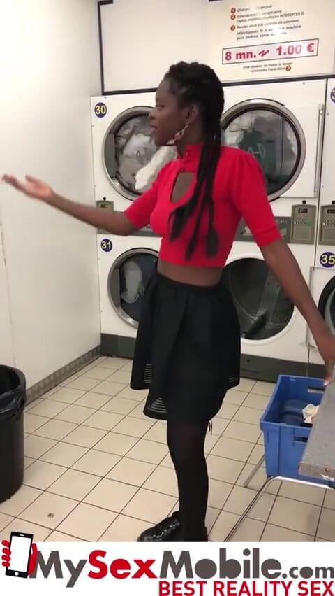 MySexMobile: Ebony girl picked up in launderette for intense sex