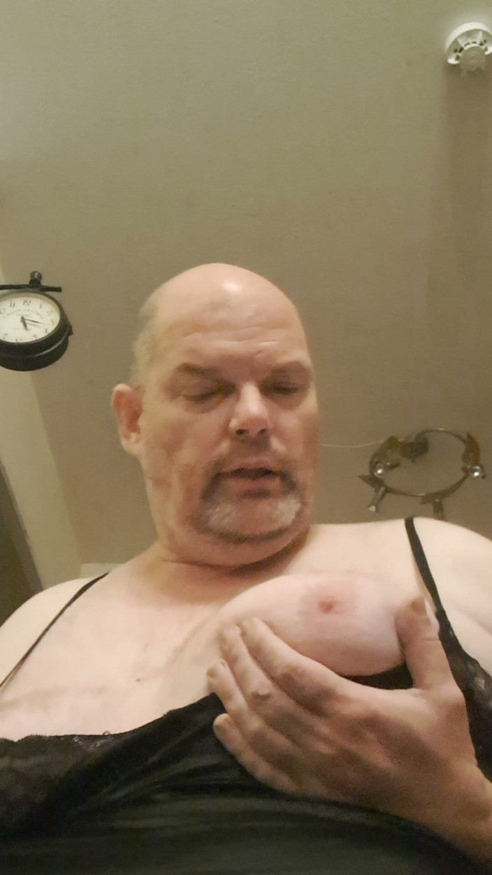 Fickspecht: The Sissy Slut Is Going Crazy Now