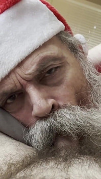 Büyükbaba Noel Baba Ayı Horozlara Tapıyor