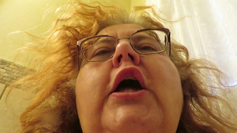BBW nurse Vicki adventures with friends: Chuyến tham quan cơ thể nv trong phòng tắm âm hộ đầy...