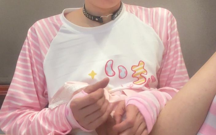 FemmeTwunkie: Cewek imut rambut pink (ngocok kontol)