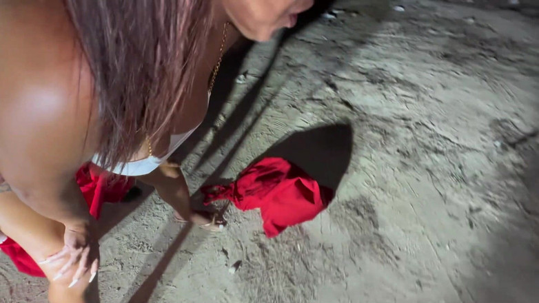 BigAssStepmom2: Velký čůrák jako vánoční dárek pro tuto sexy Latinoameričanku