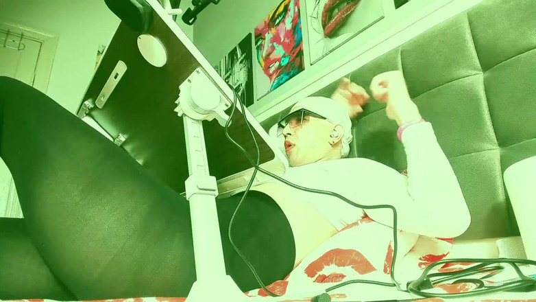 lvxbljs: Il segretario mi dice che sono così eccitato